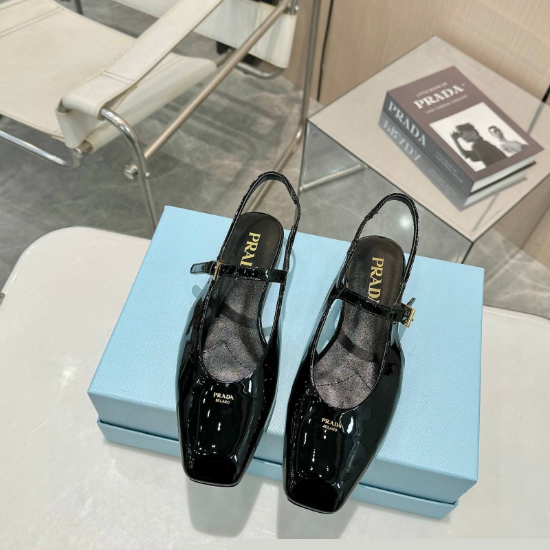Pra*a sandals